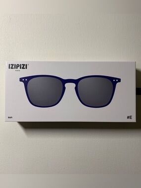 NEW IN BOX Izipizi Paris Midnight Blue cat 3 Sunglasses
